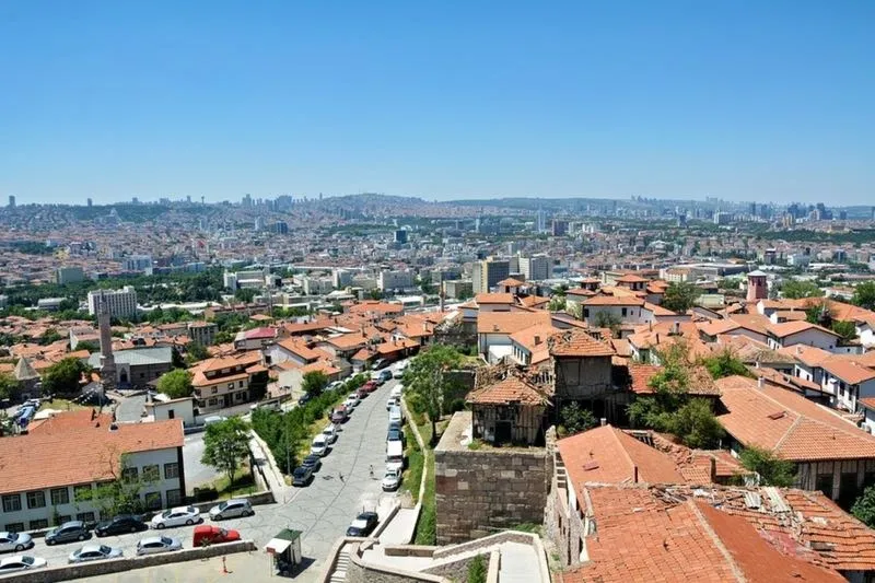 Odkryj Ankara: Fascynująca podróż przez stolicę Turcji w prezentacji PowerPoint